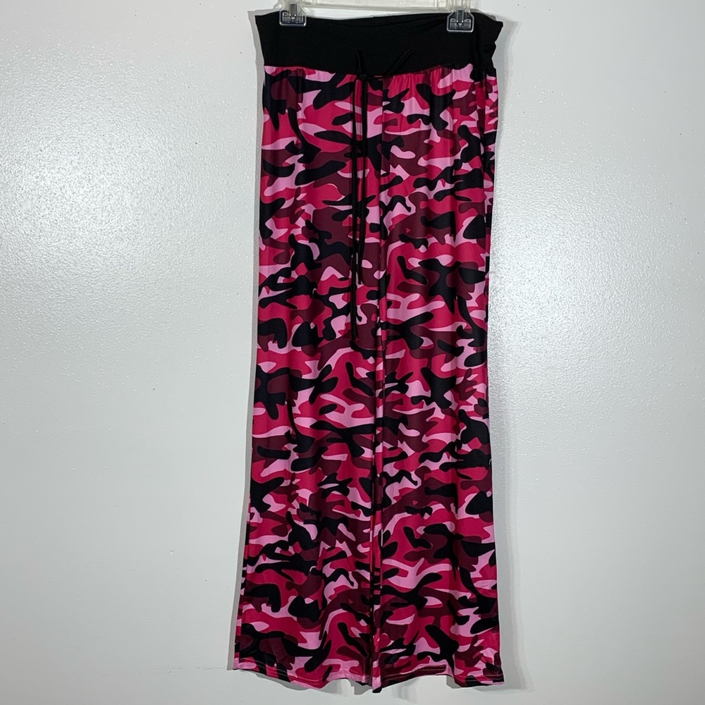 Lily Posh Boutique Women’s Pink and Black Camo High Rise Wide Leg Pants - Size M